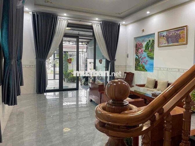 Nhà mới xây mặt đường lớn ngay chợ cá Hà Giang Lộc Sơn