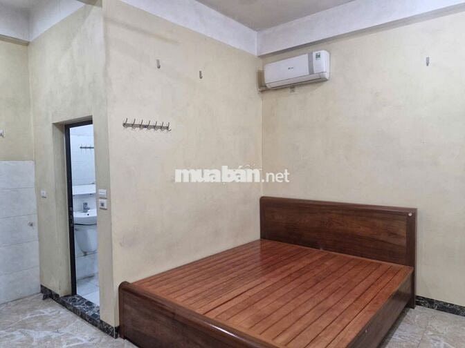 cho thuê phòng trọ mặt đường ngõ 99,Định công hạ Sân bóng định công