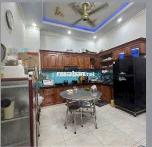 Cho thuê nhà căn góc gần ủy ban Phú Mỹ