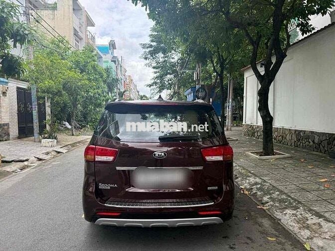 Kia Sedona 2017 - 100000 km