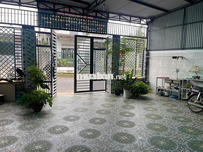 Nhà mới xây mặt đường lớn ngay chợ cá Hà Giang Lộc Sơn
