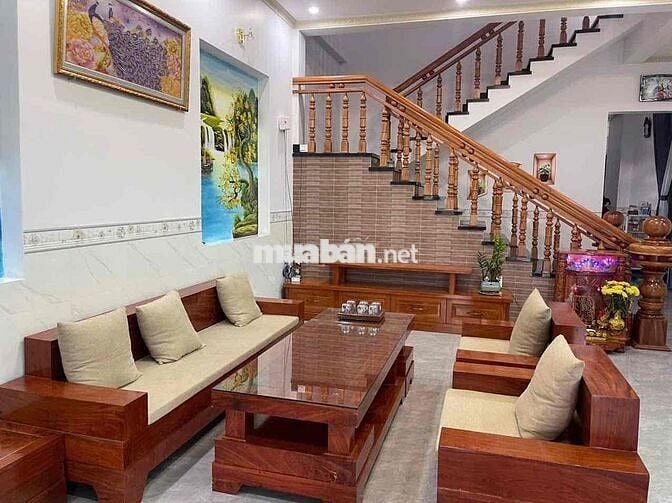 Nhà mới xây mặt đường lớn ngay chợ cá Hà Giang Lộc Sơn