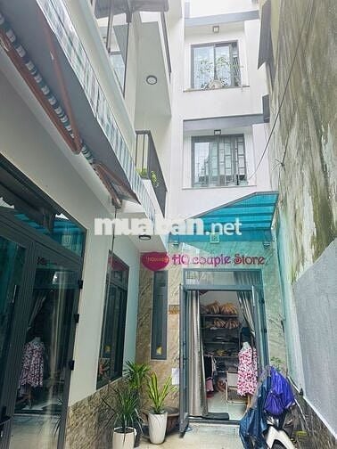 Nhà kiệt 3 tầng trung tâm, 4 phòng ngủ, cách đường Huỳnh Ngọc Huệ 20m