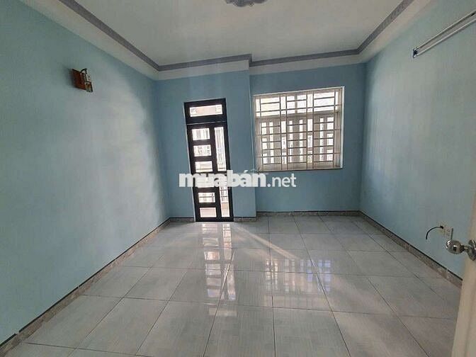 Cho thuê nhà 1/,  1 trệt 2 lầu 4pn, 3wc, 1p thờ,sân thượng trước sau