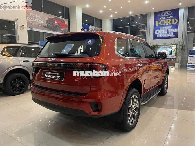 Ford Everest Titanium 2025 - Tặng 2 năm bảo hiểm