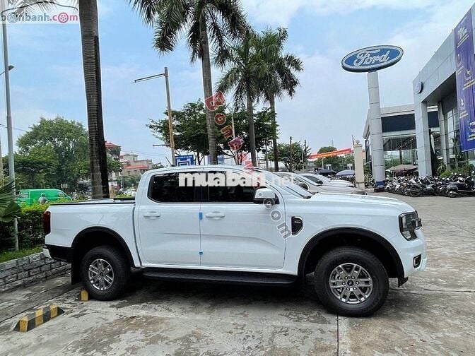 Ford Ranger XLS 2.0L 4x2 AT 2025 -  HT Vay LS Thấp