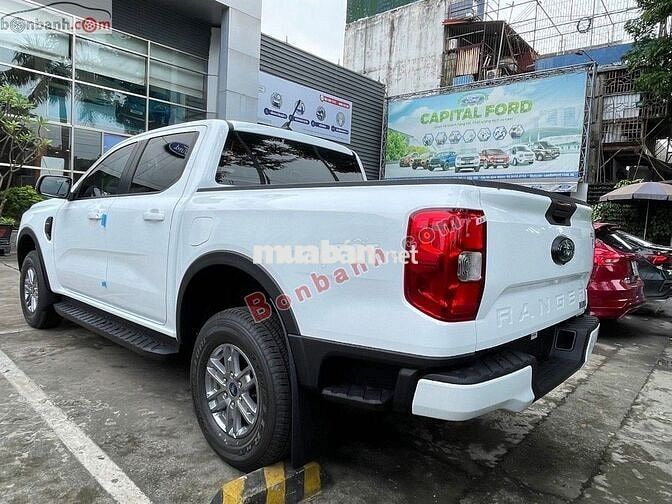 Ford Ranger XLS 2.0L 4x2 AT 2025 -  HT Vay LS Thấp