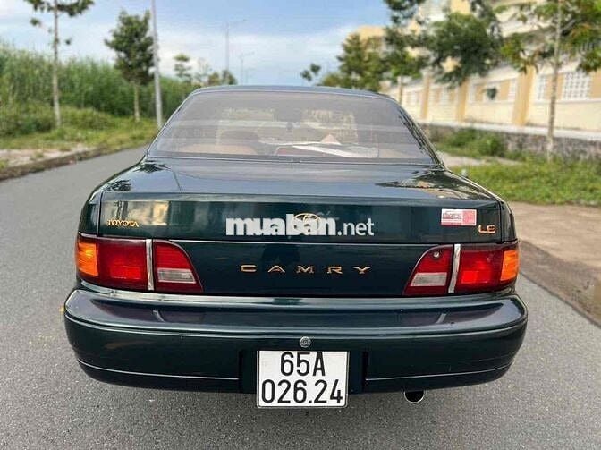 Toyota Camry 1997 LE 2.2 AT - 165000 km