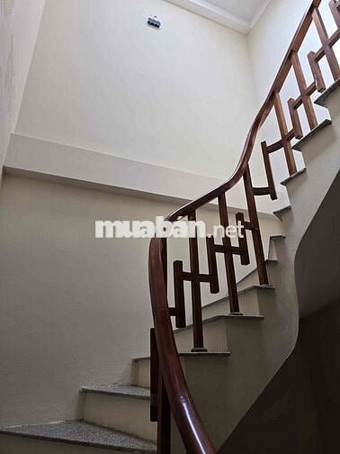 Cho thuê nhà 4  tầng diện tích 60 m gồm 4  phòng ngủ tại 374 âu cơ