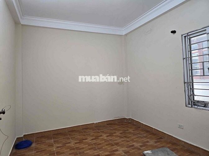 Cho thuê nhà 4  tầng diện tích 60 m gồm 4  phòng ngủ tại 374 âu cơ