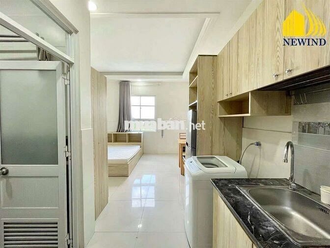 STUDIO BAN CÔNG/ CỬA SỔ GẦN CRESENT MALL, PHÚ MỸ HƯNG HUỲNH TẤN PHÁT