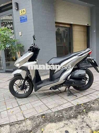 Gia đình bán xe Vario còn zin, mới