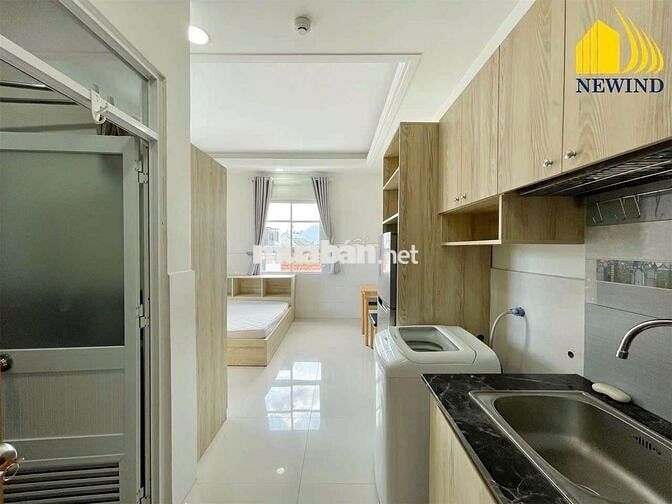 STUDIO BAN CÔNG/ CỬA SỔ GẦN CRESENT MALL, PHÚ MỸ HƯNG HUỲNH TẤN PHÁT