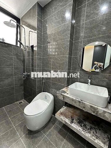 cho thuê nhà 4 tầng kiệt oto 5m đường nguyễn hoàng 3pn/4ưc