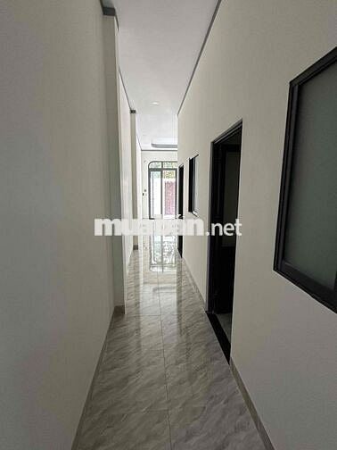 400Tr có nhà trệt mới đẹp sát QL13 tiện ích đầy đủ