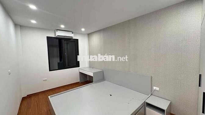 7,5 TỶ-NHÀ NGÕ 79 CẦU GIẤY-28M-5 TẦNG-CÁCH Ô TÔ 1OM-NGÕ BA GÁC .