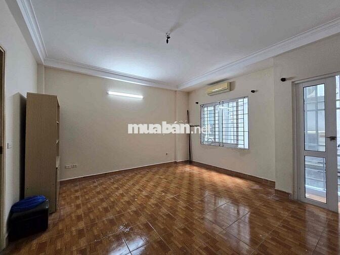 Cho thuê nhà 4  tầng diện tích 60 m gồm 4  phòng ngủ tại 374 âu cơ