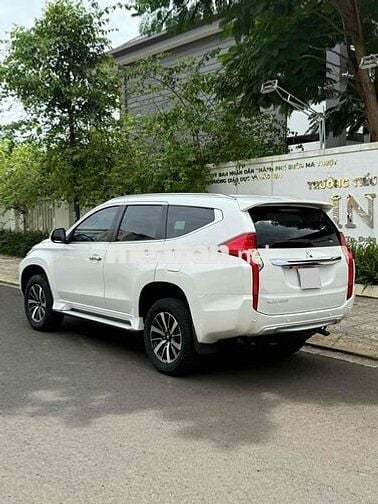 Mitsubishi Pajero Sport 2019 số sàn máy dầu 1 chủ