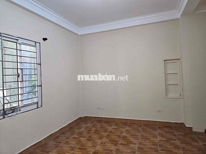 Cho thuê nhà 4  tầng diện tích 60 m gồm 4  phòng ngủ tại 374 âu cơ