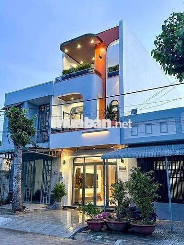 NHÀ 2 LẦU CAO CẤP - KDC HỒNG LOAN