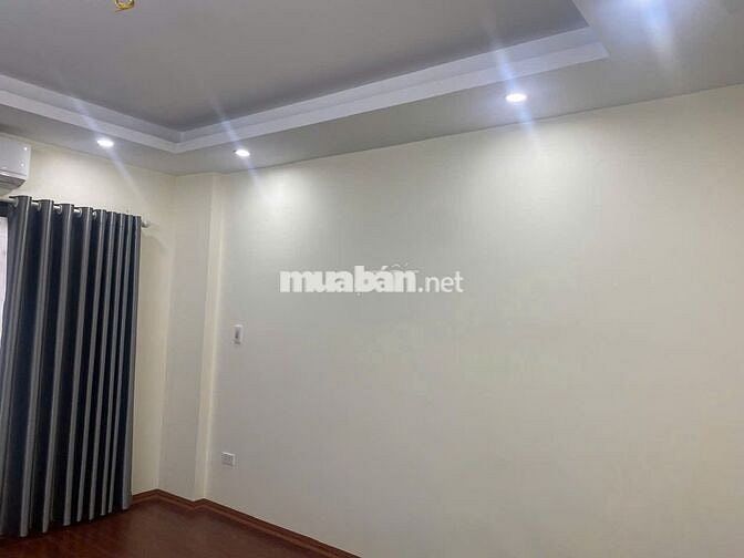 Bát Khối- Nguyên Căn - 30M2× 5Tầng - 3 Ngủ - Ô Tô Đỗ Cửa