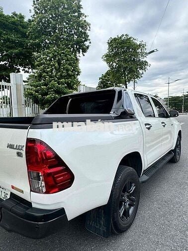 Toyota Hilux 2021 2.4E 4x2 AT xe đẹp nhất Thủ ĐôHn