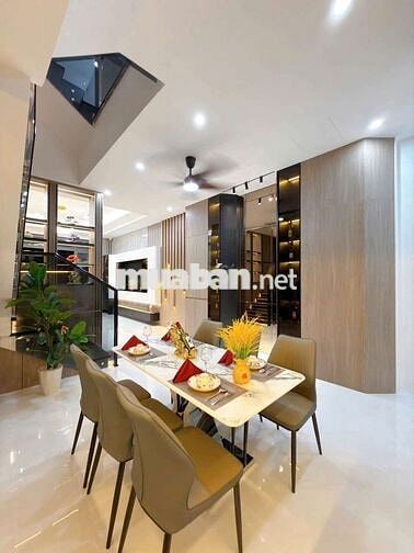 NHÀ 2 LẦU CAO CẤP - KDC HỒNG LOAN