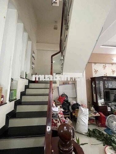 Nhà Tỉnh Lộ 10, 57m2, 4x14m, 3 tầng, 4 PN, BTCT, HXH, giá nhỉnh 6 tỷ