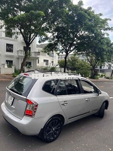 Kia Carens 2010 LX 1.6 MT - 156456 km