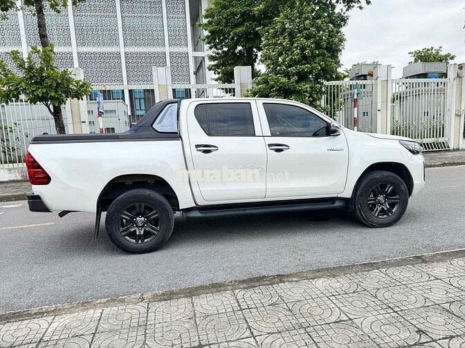 Toyota Hilux 2021 2.4E 4x2 AT xe đẹp nhất Thủ ĐôHn