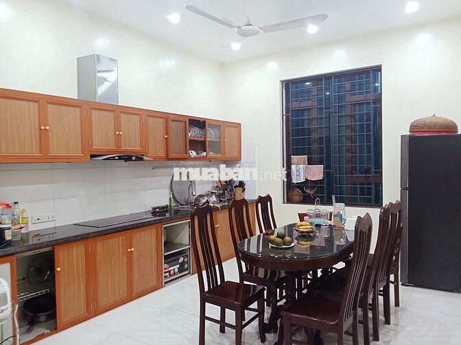 Cự Khối- Nguyên Căn 60m2 - 3 Tầng - Full Đồ - 7Tr