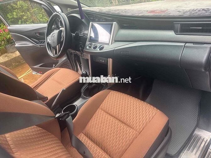 Toyota Innova 2019 2.0E