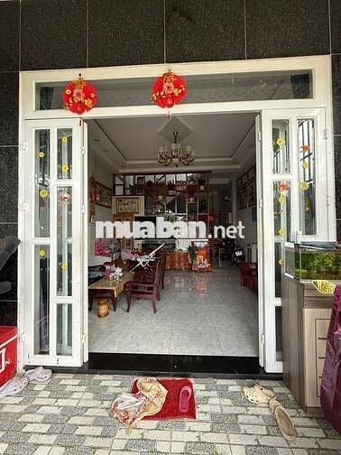Nhà 1lau Bình Chánh sổ hồng hoàn công hẻm xe tải 8m giá 3ty2 TL