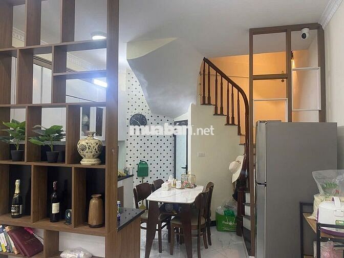 Bát Khối- Nguyên Căn - 30M2× 5Tầng - 3 Ngủ - Ô Tô Đỗ Cửa