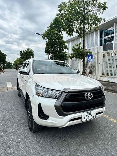 Toyota Hilux 2021 2.4E 4x2 AT xe đẹp nhất Thủ ĐôHn
