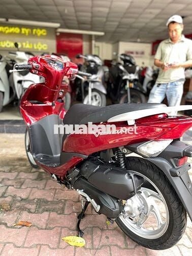 Xe máy Honda Vision 2013 màu đỏ, số tự động