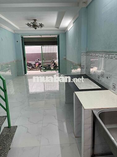 bán nhà cấp 4 , 1trệt 1lầu 2 pn 2wc hẻm 2m2