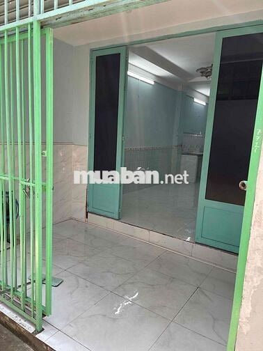 bán nhà cấp 4 , 1trệt 1lầu 2 pn 2wc hẻm 2m2