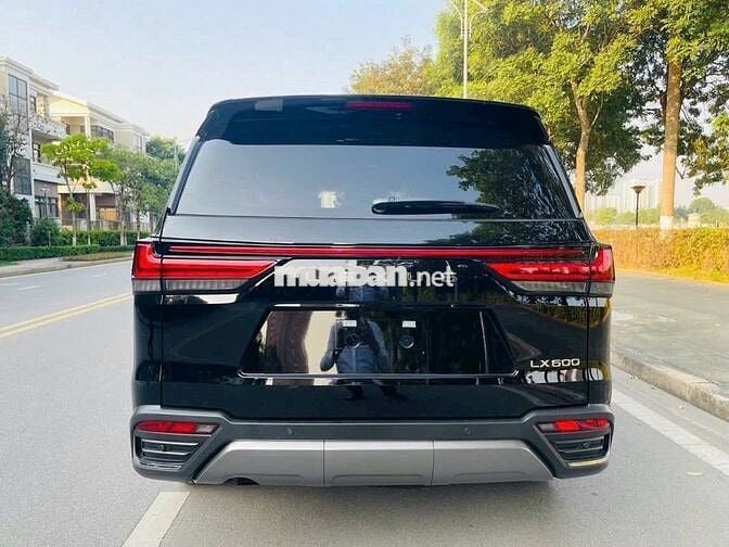 Lexus LX600 VIP màu Đen 2025, mới 100% giao ngay.