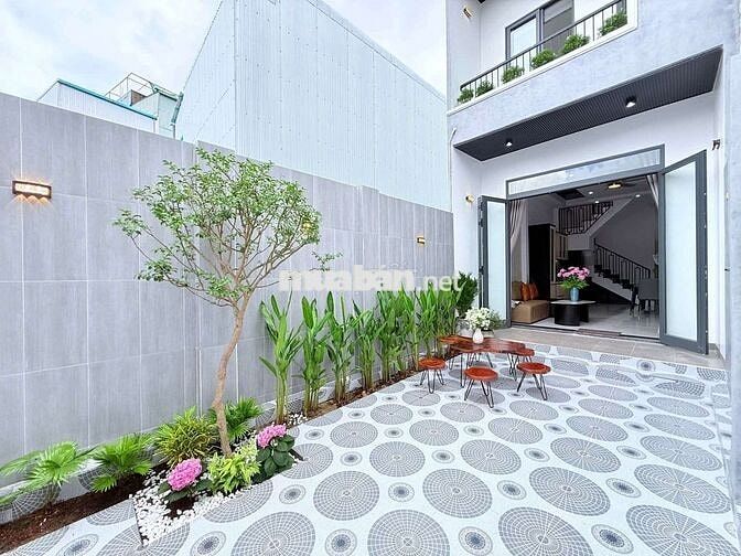 Nhà Đẹp 2 tầng Lê Thạch, ngay cổng Bến Xe Trung Tâm