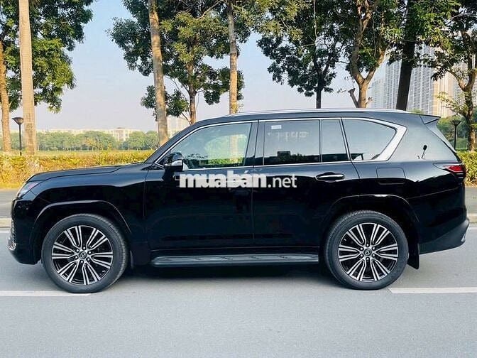 Lexus LX600 VIP màu Đen 2025, mới 100% giao ngay.