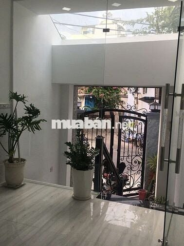 cho thuê nhà còn mới ngay mặt tiền Đỗ Tấn Phong, rộng gần 60m2