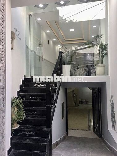 cho thuê nhà còn mới ngay mặt tiền Đỗ Tấn Phong, rộng gần 60m2