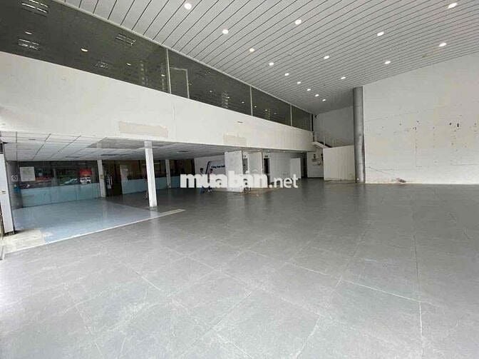 Cho Thuê Showroom 2 Mặt Tiền Đường 30-04
