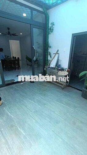 Bán nhà gấp để giải quyết công việc nhà 100m, 3 tầng, 7 tỷ