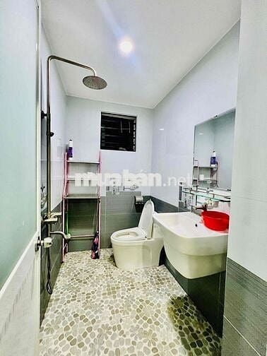 Nhà Sạch Sẻ DT 90m2 Gần Cầu Giao Khẩu 3Pn 2Wc Ngã Tư Ga Về Gò Vấp Gần