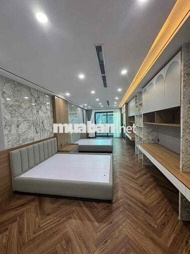 HOA HẬU MẶT PHỐ - NGUYỄN VĂN CỪ - 7TẦNG THANG MÁY - NỘI THẤT CAO CẤP