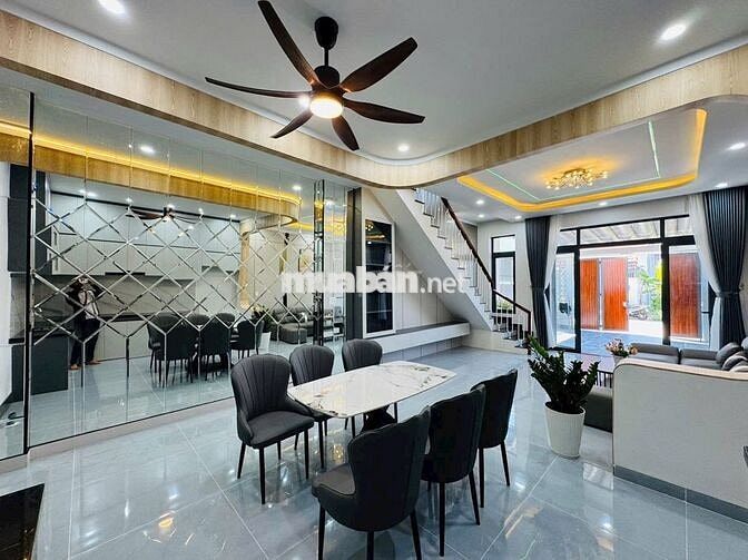 Nhà 1 trệt 1 lầu thổ cư 100% đường nhựa 12m phường Trảng Dài