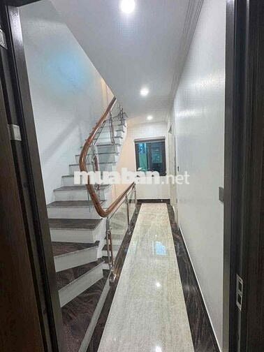 HOA HẬU MẶT PHỐ - NGUYỄN VĂN CỪ - 7TẦNG THANG MÁY - NỘI THẤT CAO CẤP