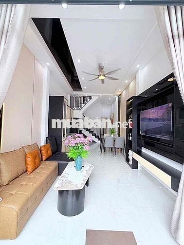 Nhà đẹp full nội thất 2 tầng 3 PN K14/5 Lê Thạch ngay cổng bến xe